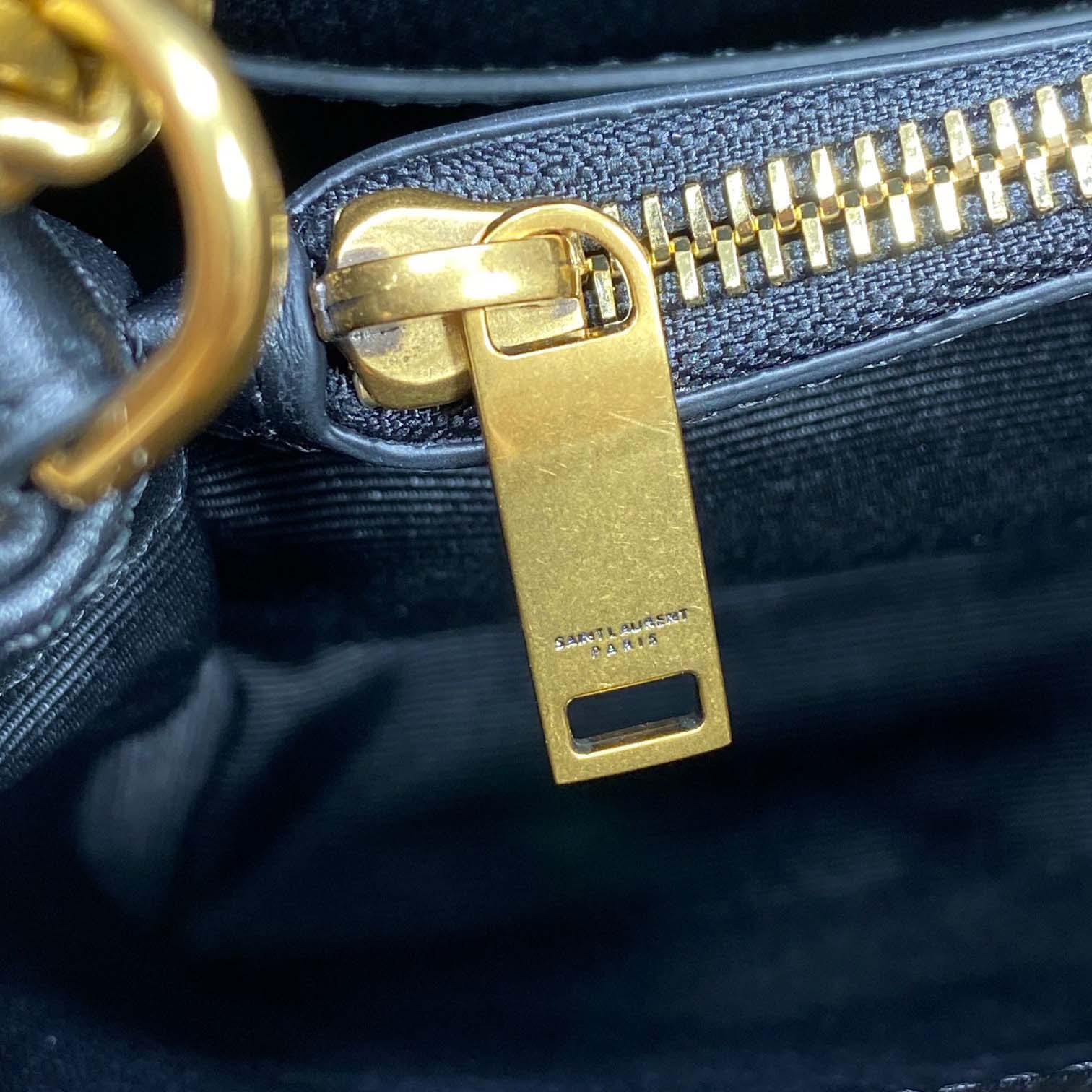 Saint Laurent Loulou Shoulder Bag   25x17x9cm - PerfectKickZ