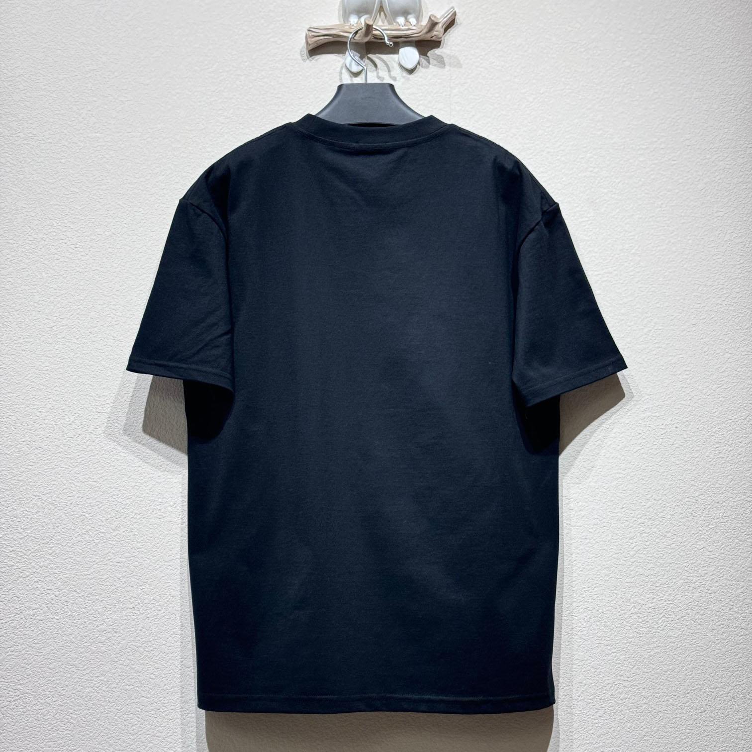 Fendi Short-Sleeved Crew Neck T-Shirt  - 
