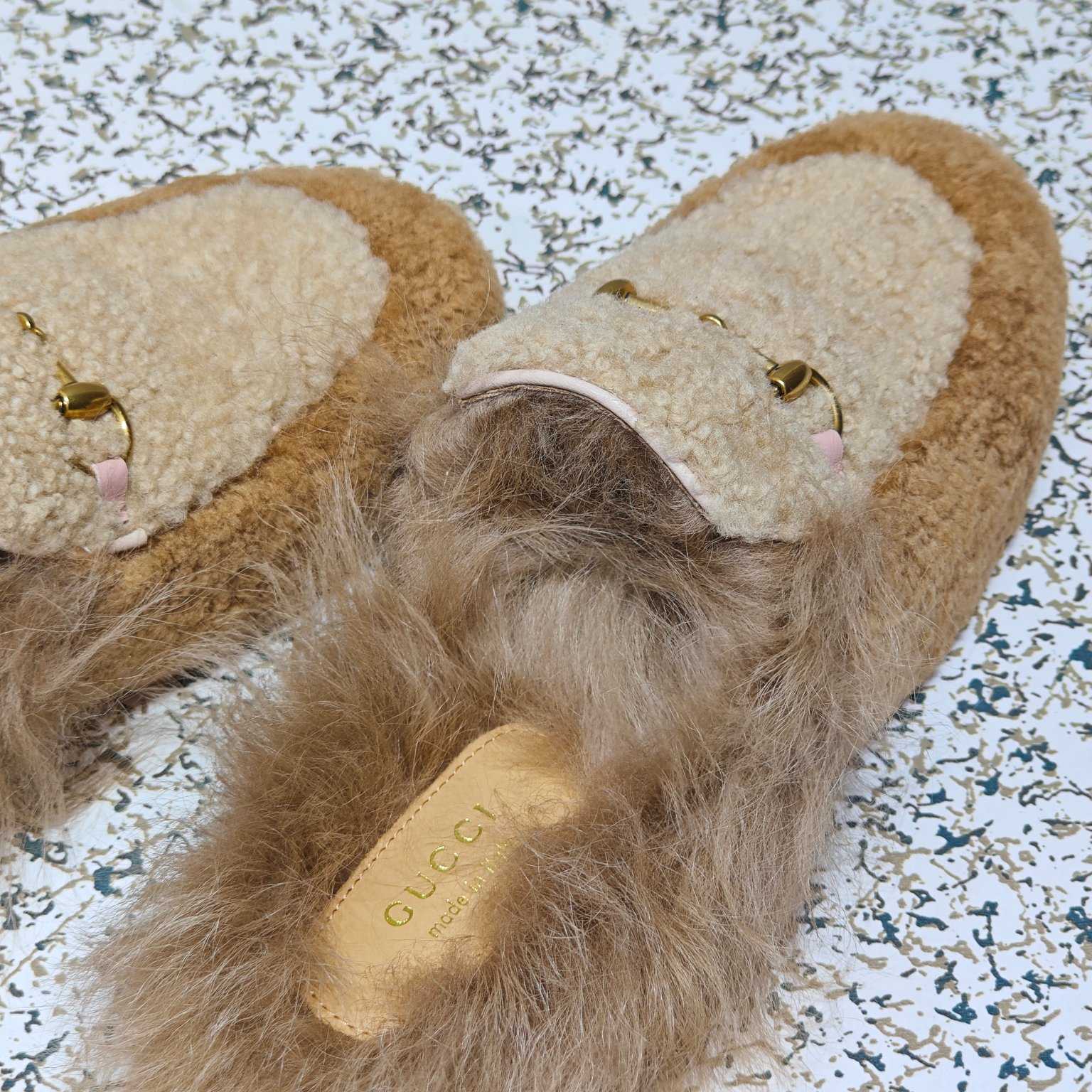 Gucci Shearling Slip - PerfectKickZ