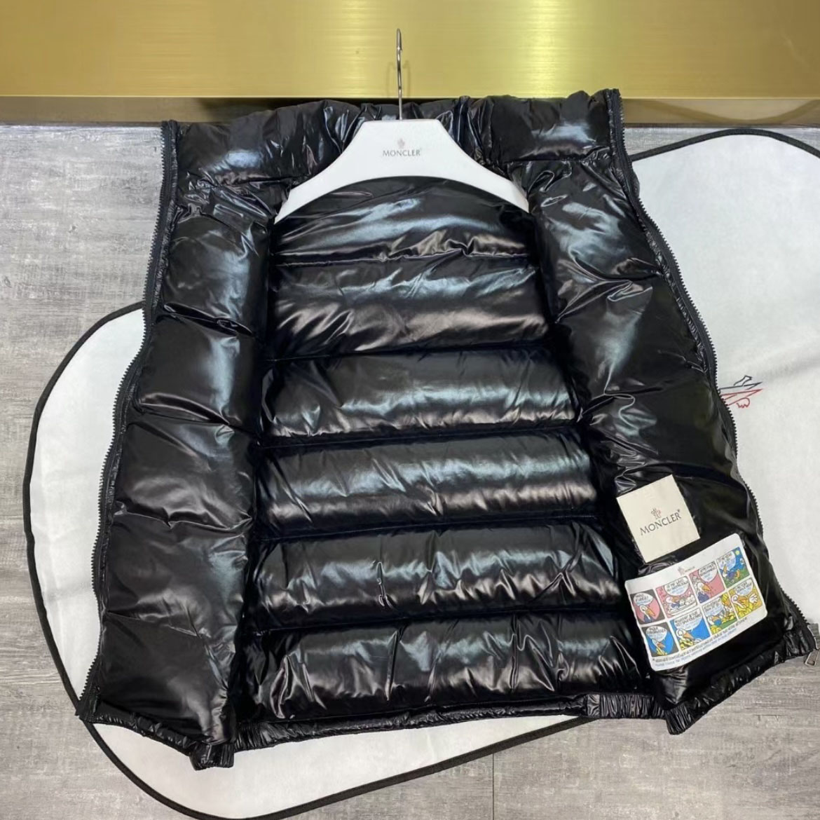 Moncler Bormes Vest - PerfectKickZ