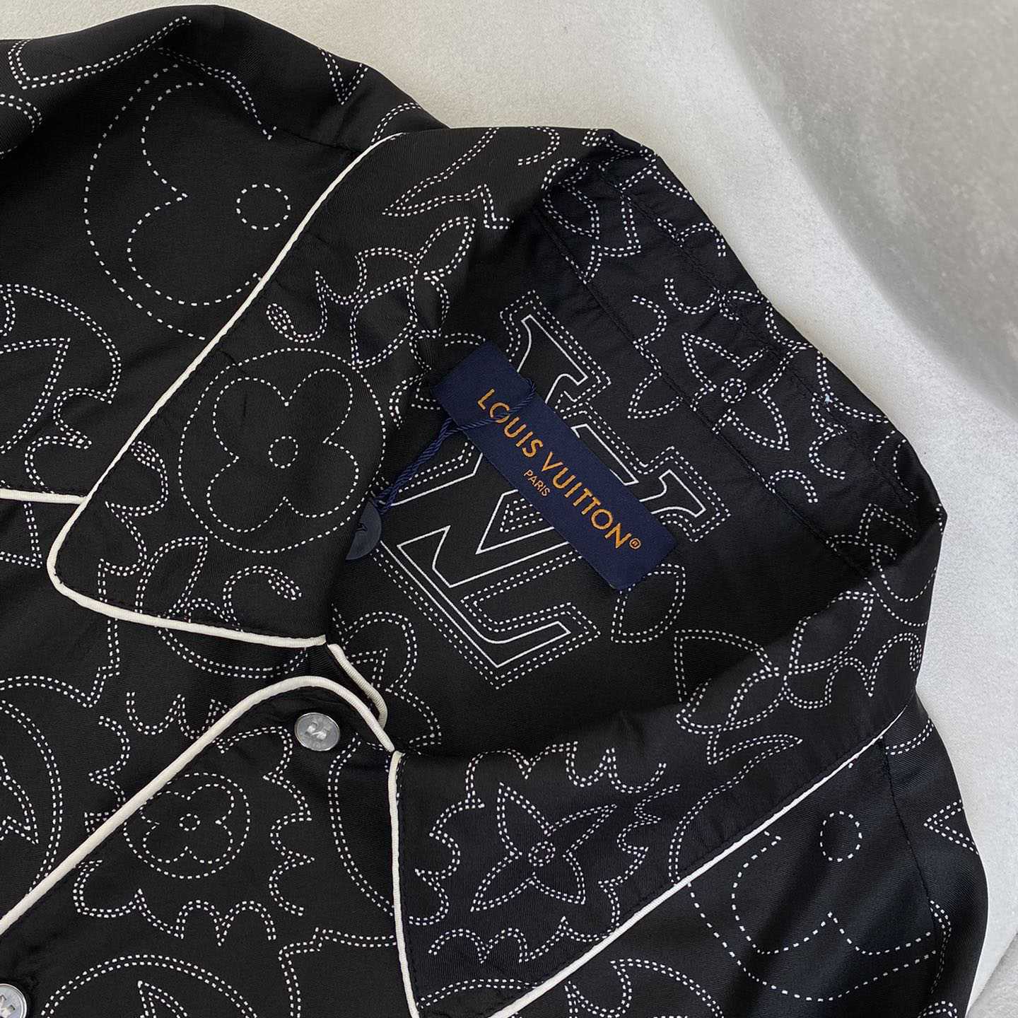Louis Vuitton Printed Long-Sleeved Silk Pyjama Overshirt   - PerfectKickZ