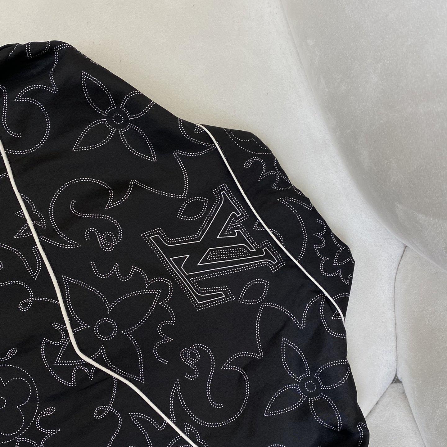 Louis Vuitton Printed Long-Sleeved Silk Pyjama Overshirt   - PerfectKickZ