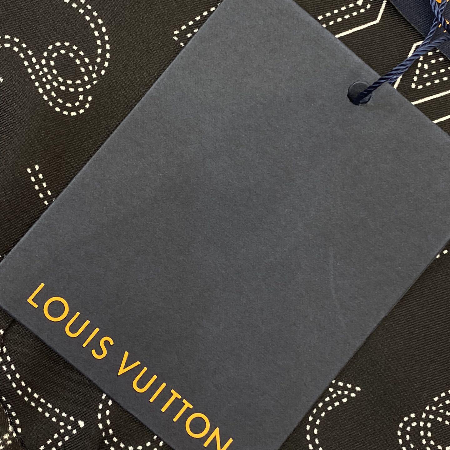 Louis Vuitton Printed Long-Sleeved Silk Pyjama Overshirt   - PerfectKickZ