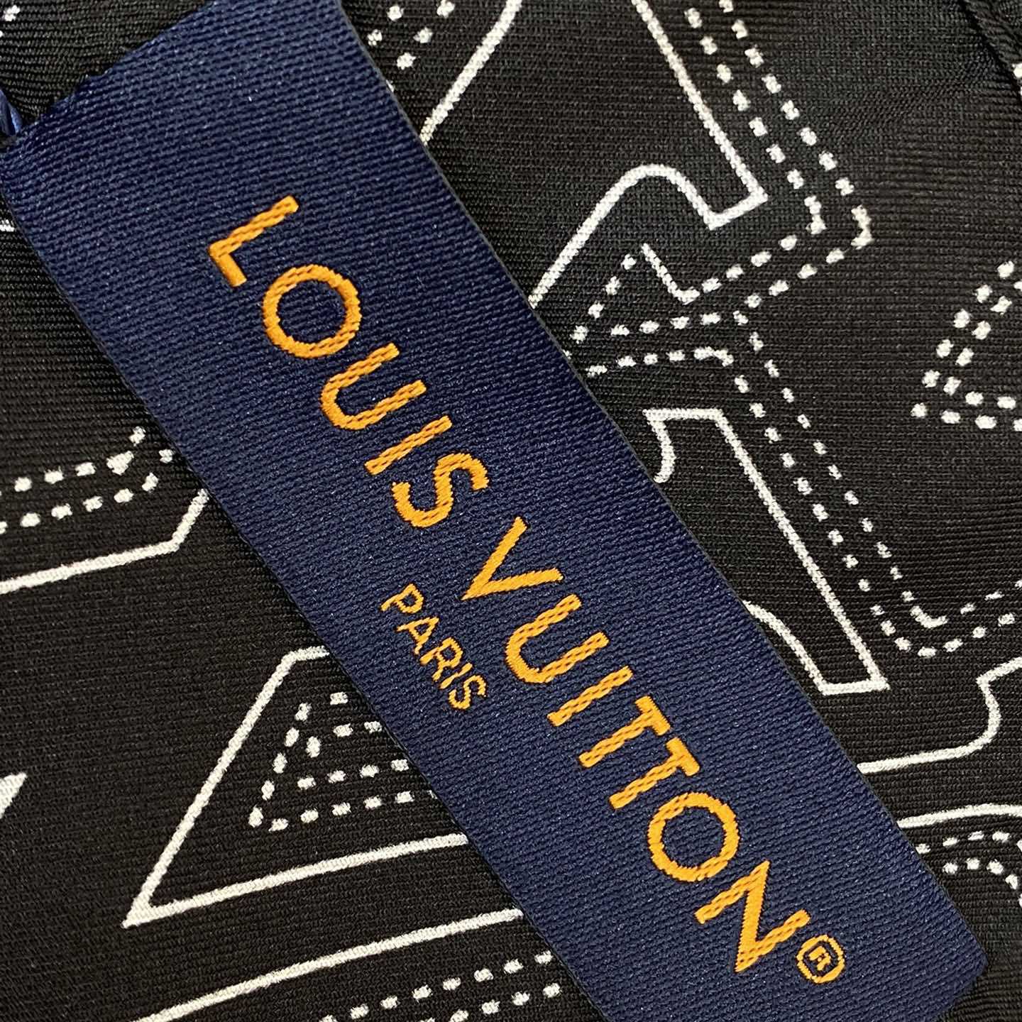 Louis Vuitton Printed Long-Sleeved Silk Pyjama Overshirt   - PerfectKickZ