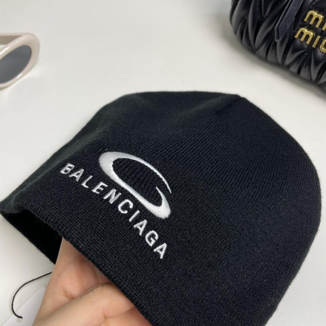 Balenciag Beanie  - PerfectKickZ