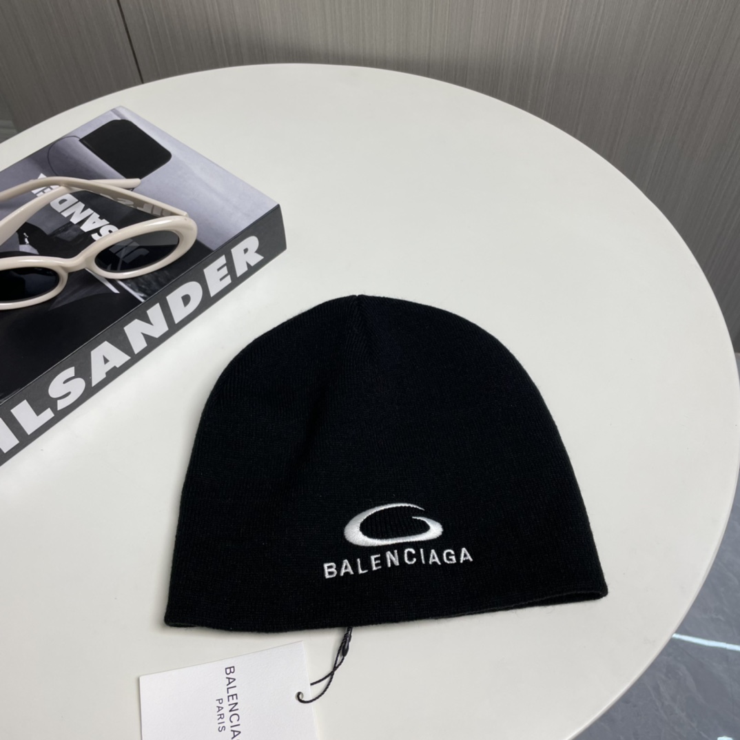 Balenciag Beanie  - PerfectKickZ