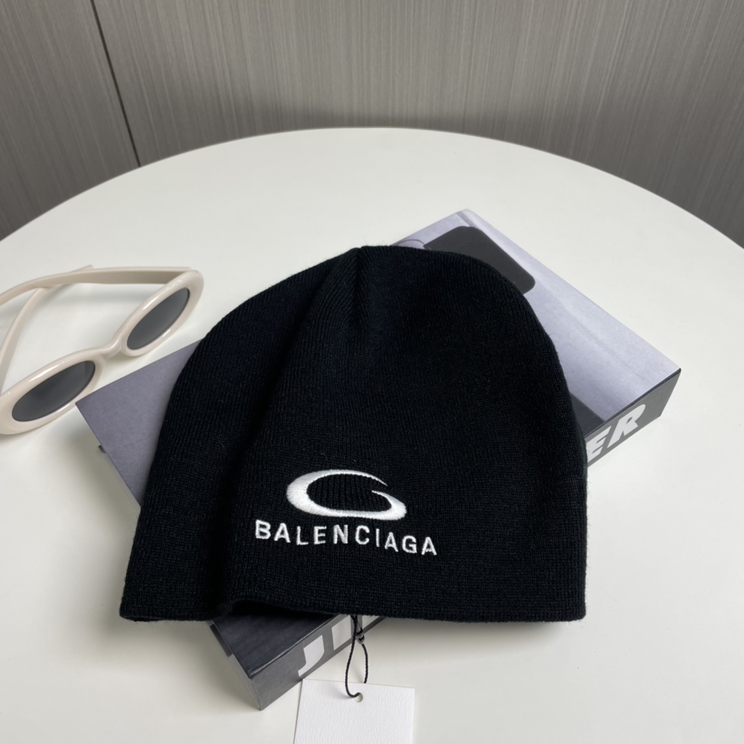 Balenciag Beanie  - PerfectKickZ