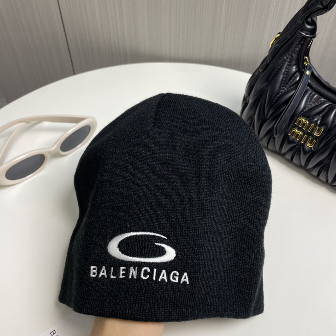 Balenciag Beanie  - PerfectKickZ