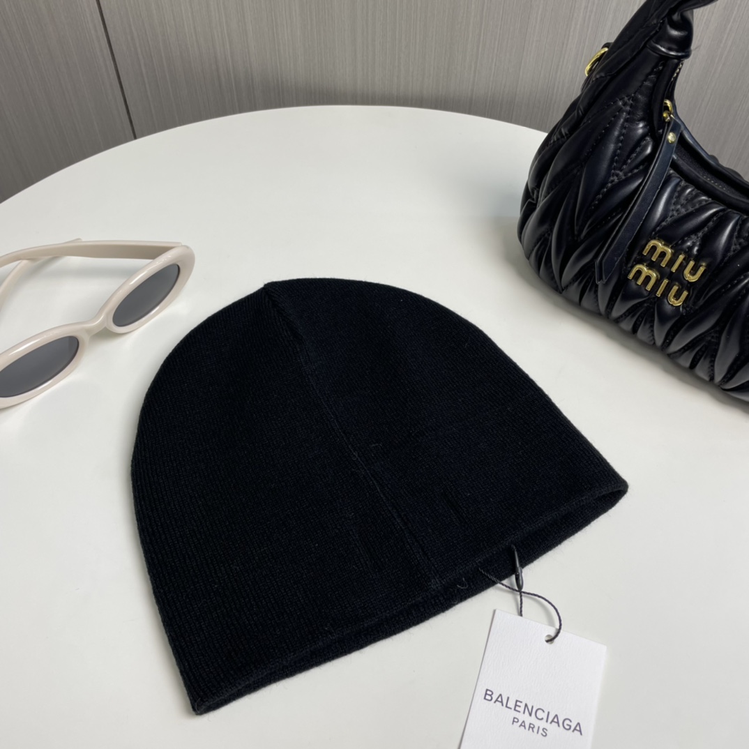 Balenciag Beanie  - PerfectKickZ