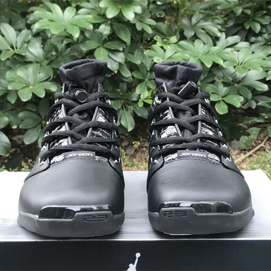 Jordan Air yordan 17 0G Low Black Chrome Sneaker    303891-004 - PerfectKickZ