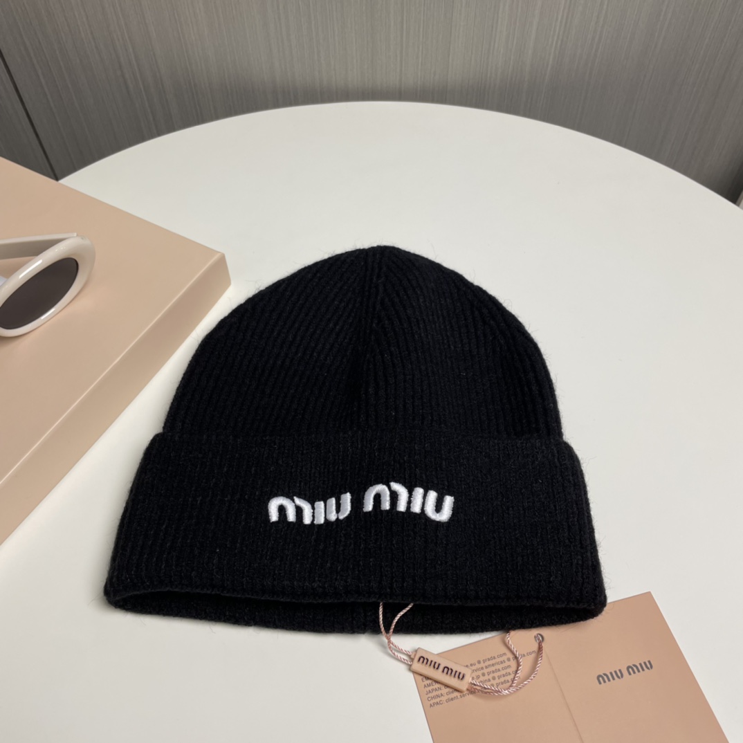 Miu Miu  Beanie  - 