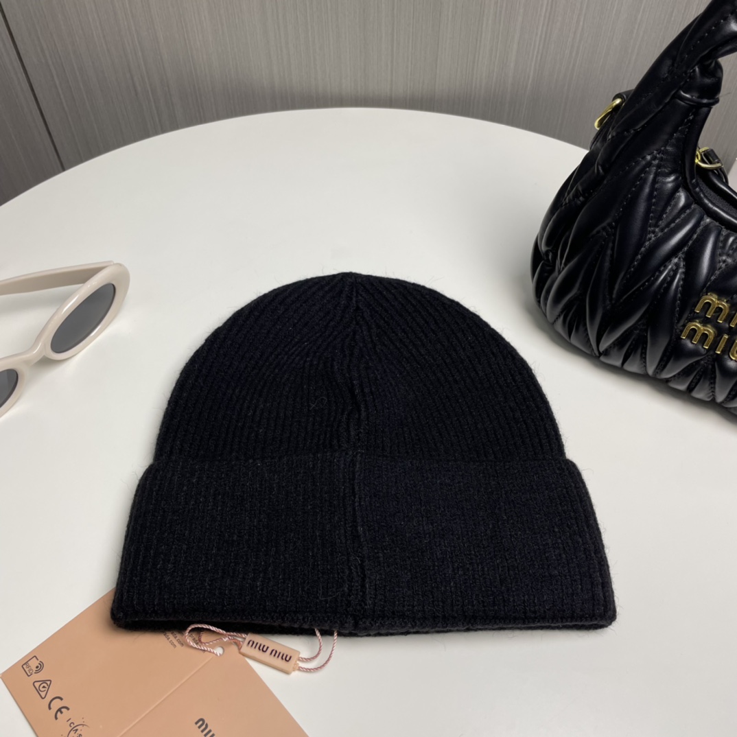 Miu Miu  Beanie  - 