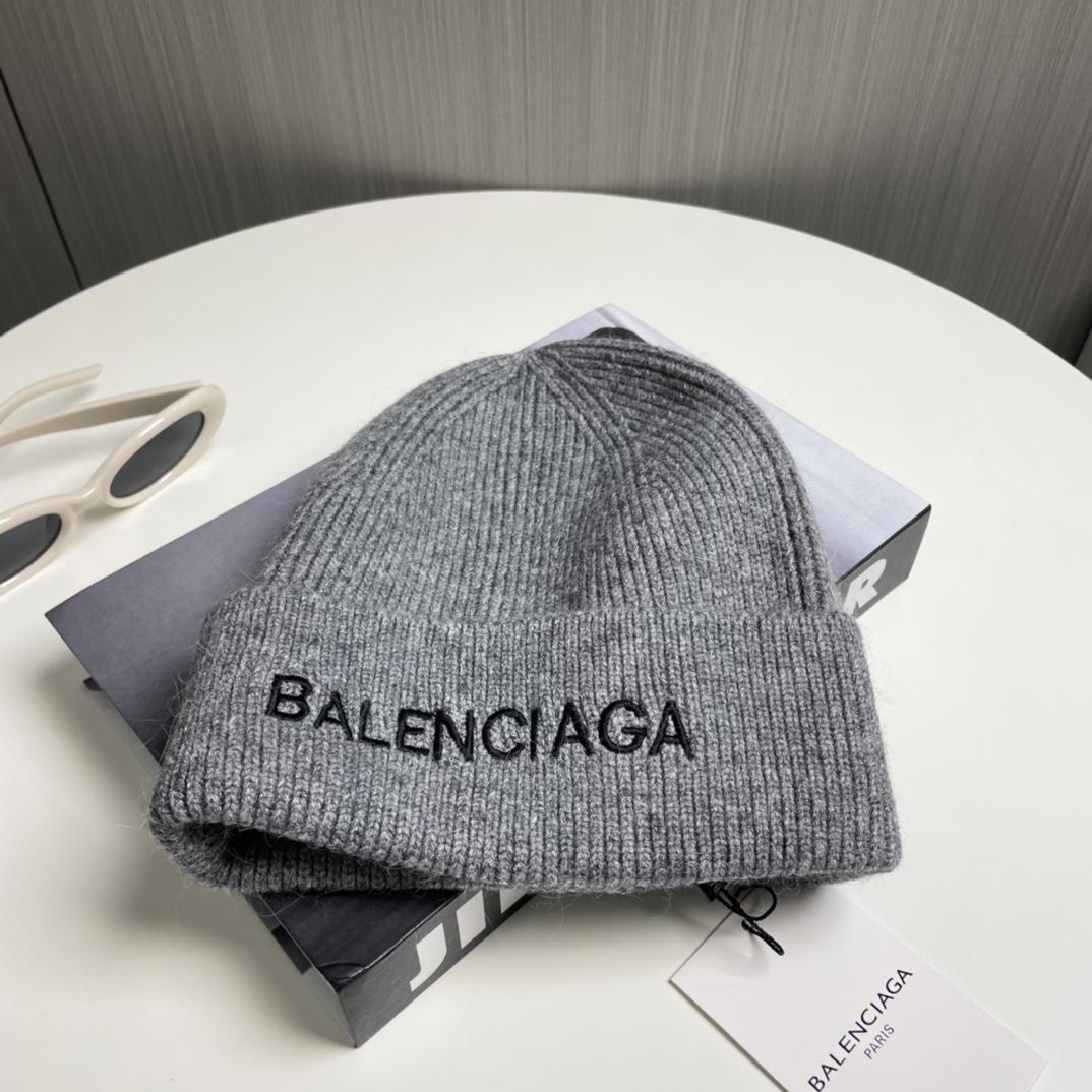 Balenciag Beanie  - PerfectKickZ