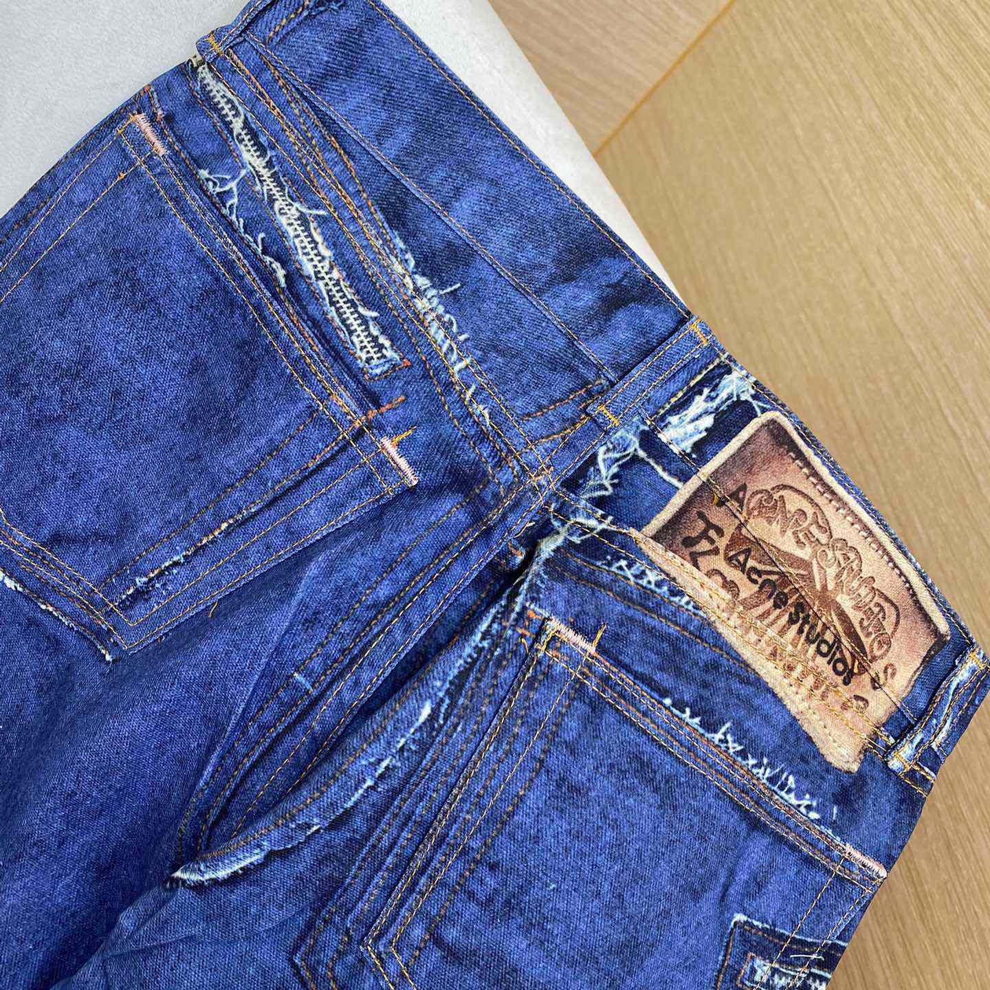 Acne Studios Regular Fit Jeans  - 