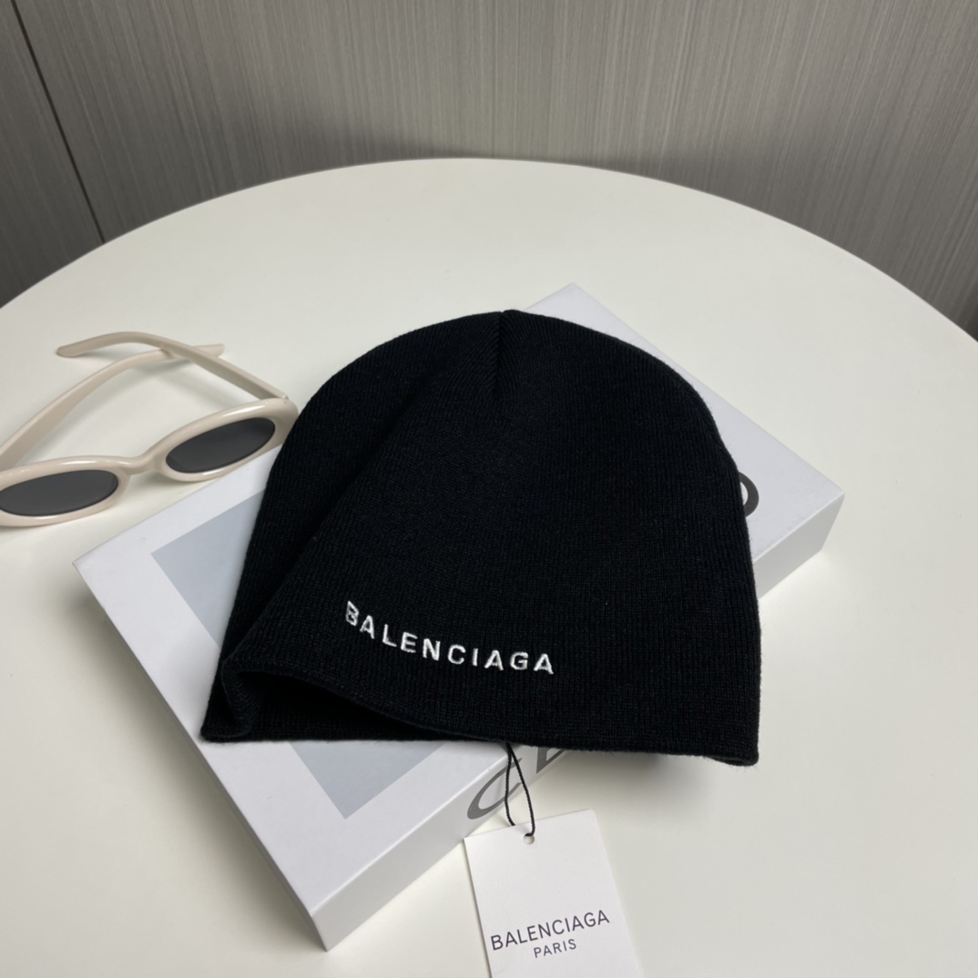 Balenciag Beanie  - PerfectKickZ