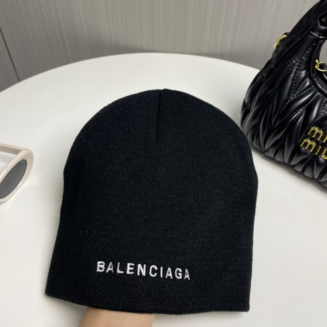 Balenciag Beanie  - PerfectKickZ
