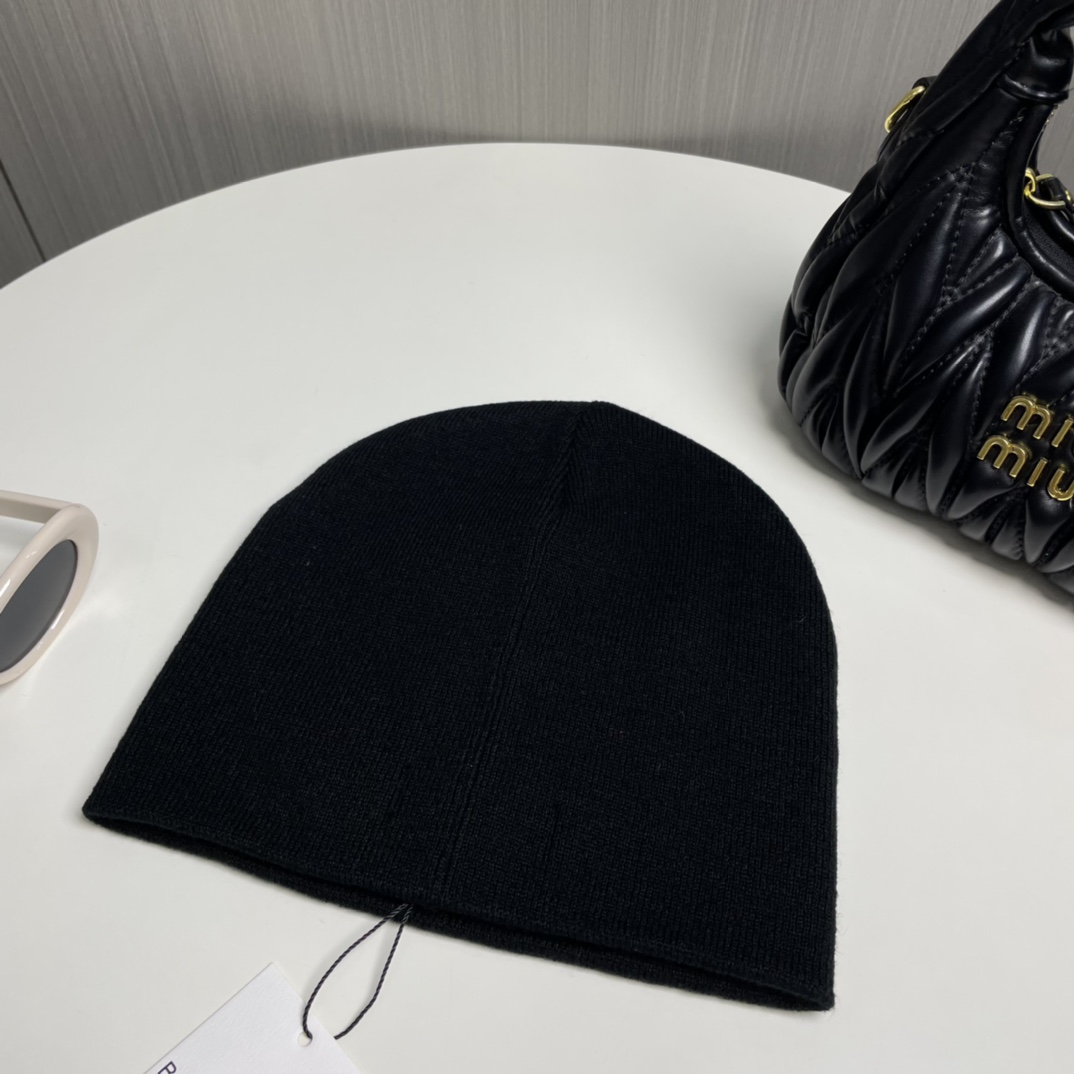Balenciag Beanie  - PerfectKickZ