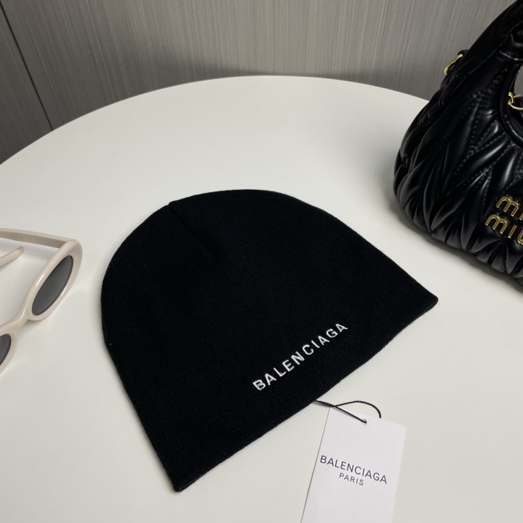 Balenciag Beanie  - PerfectKickZ