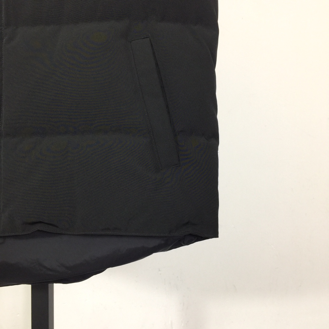 Canada Goose Black Label Down Vest - PerfectKickZ