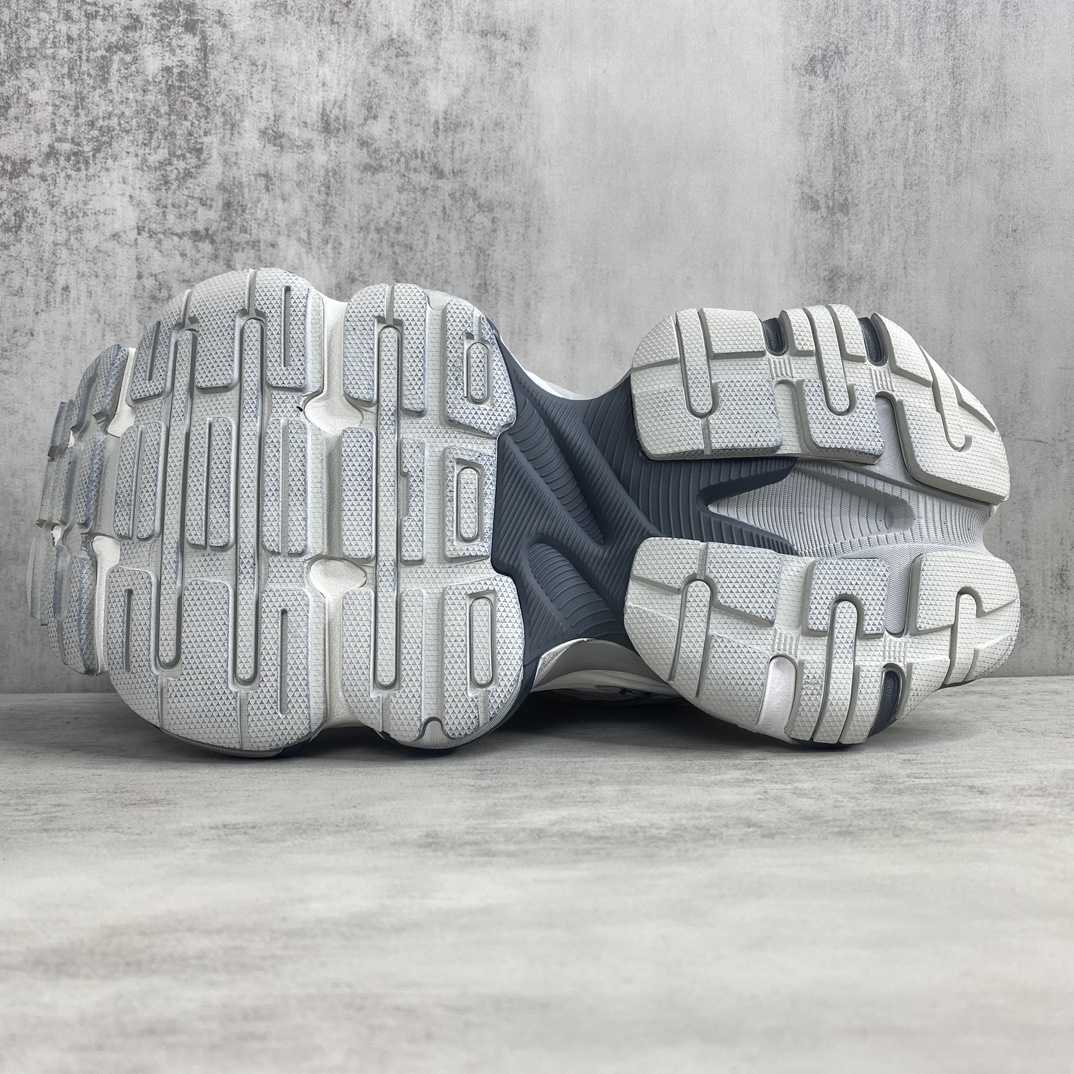 Balenciaga Cargo Sneaker - PerfectKickZ