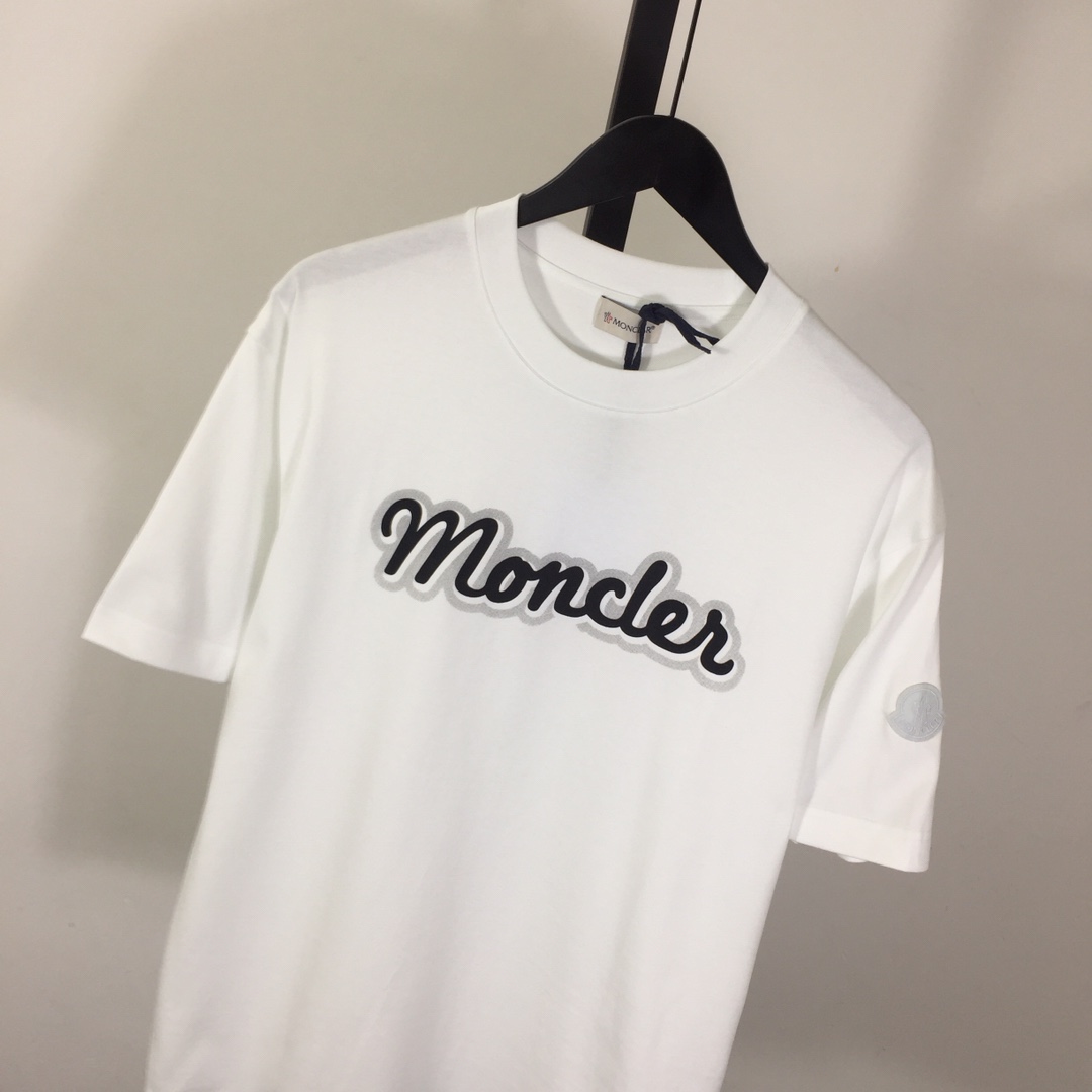 Moncler Logo T-Shirt - PerfectKickZ