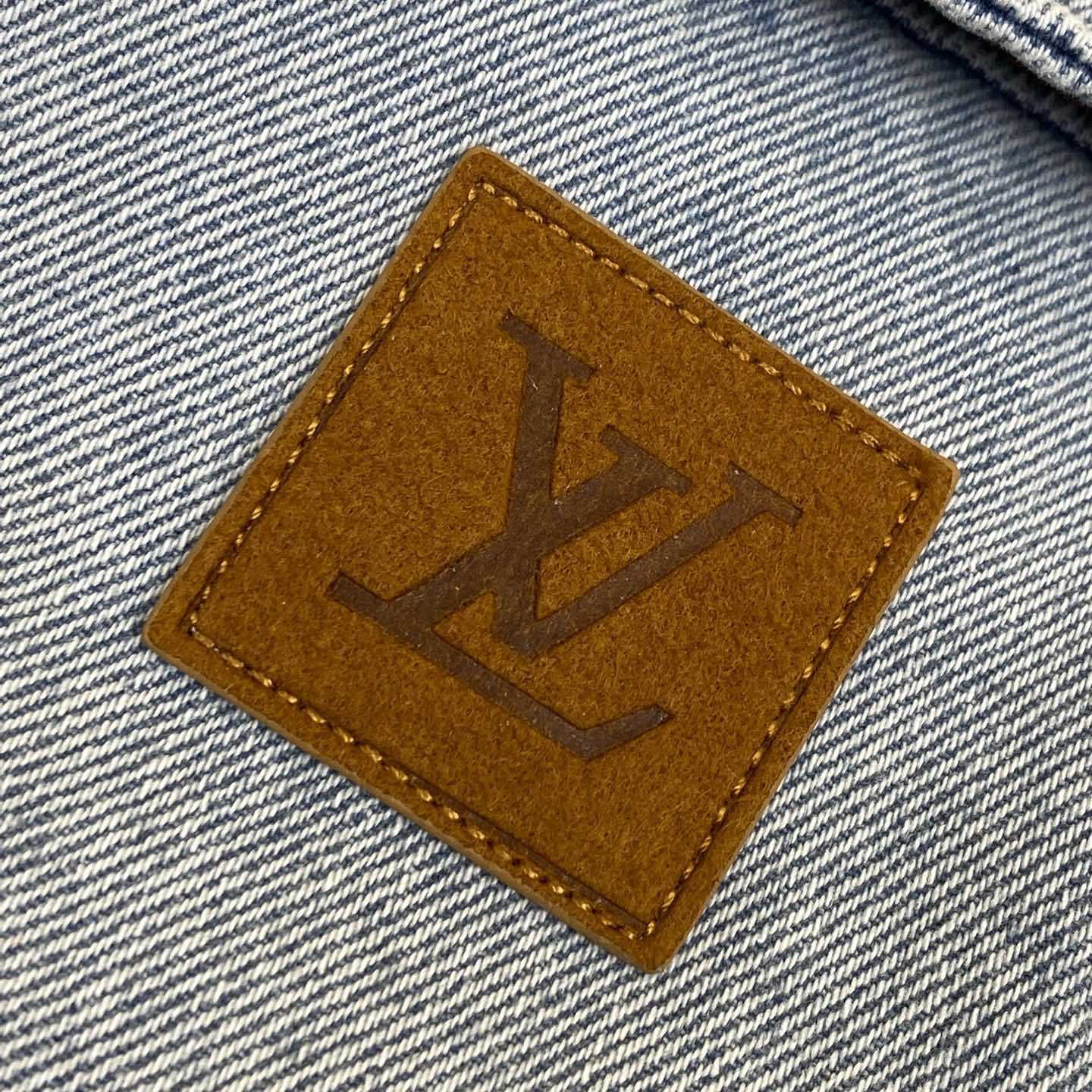 Louis Vuitton Short-Sleeved Denim Shirt  1AGJOP - PerfectKickZ