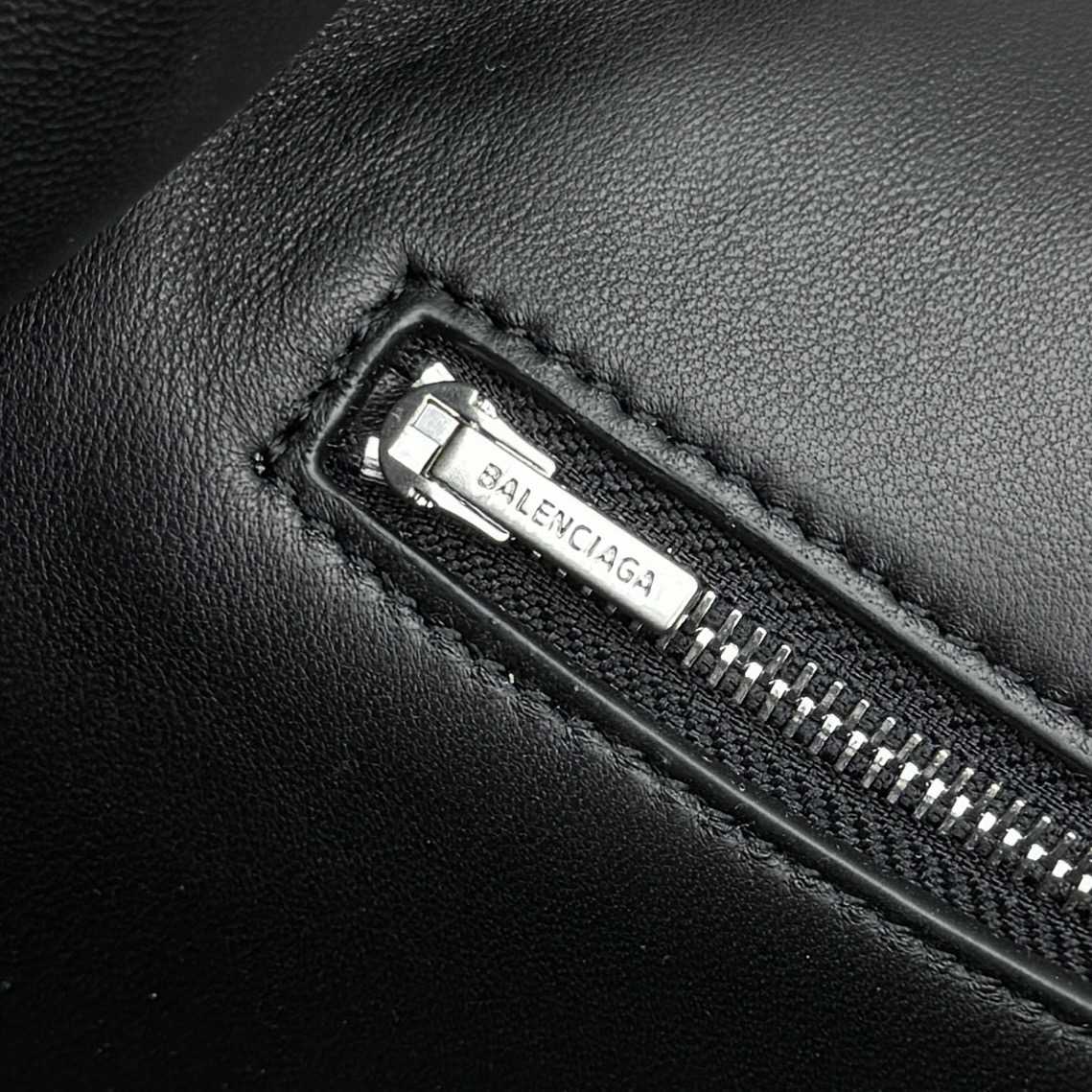 Balenciaga Rodeo Large Handbag In Black - PerfectKickZ