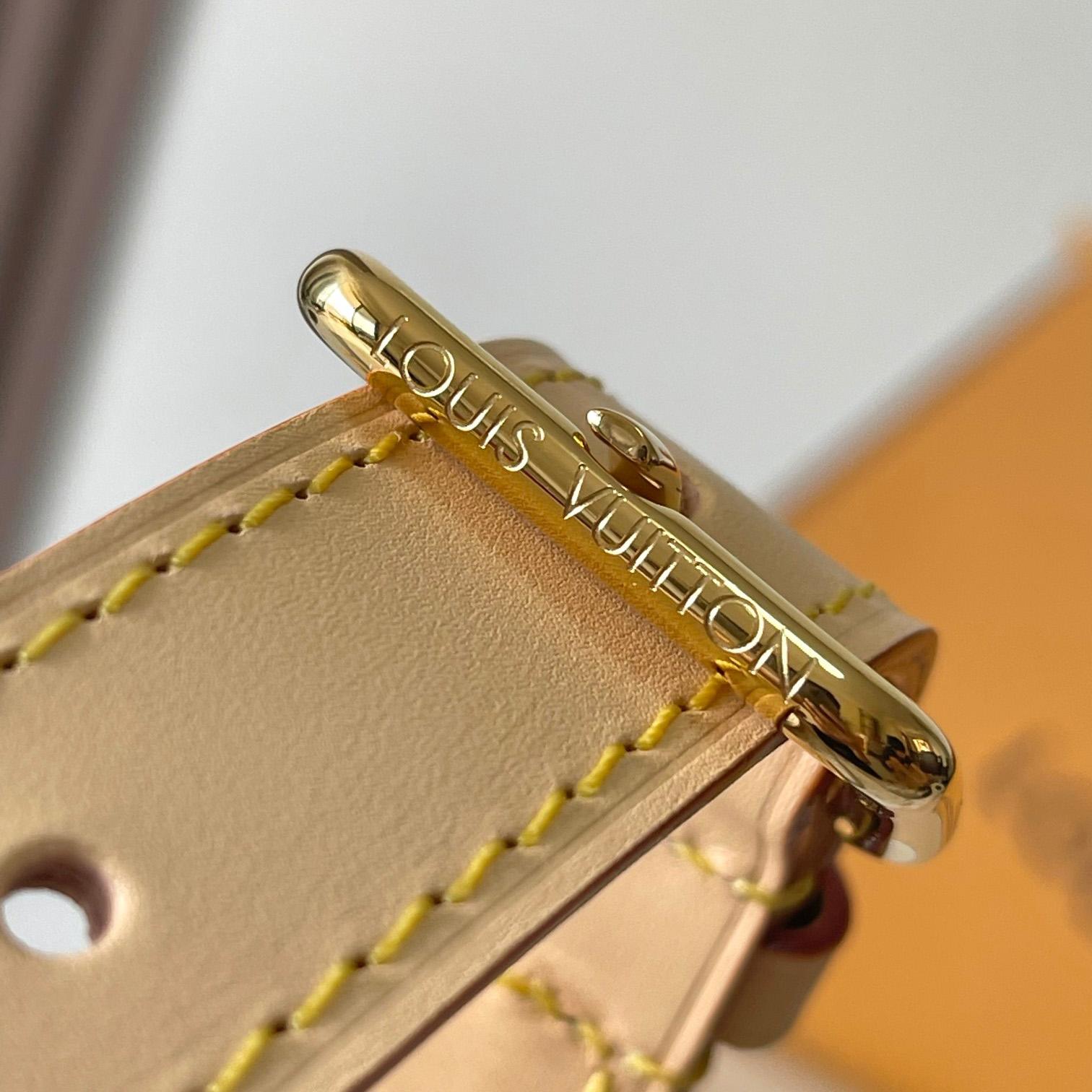 Louis Vuitton Hills Pochette    M12433 - PerfectKickZ