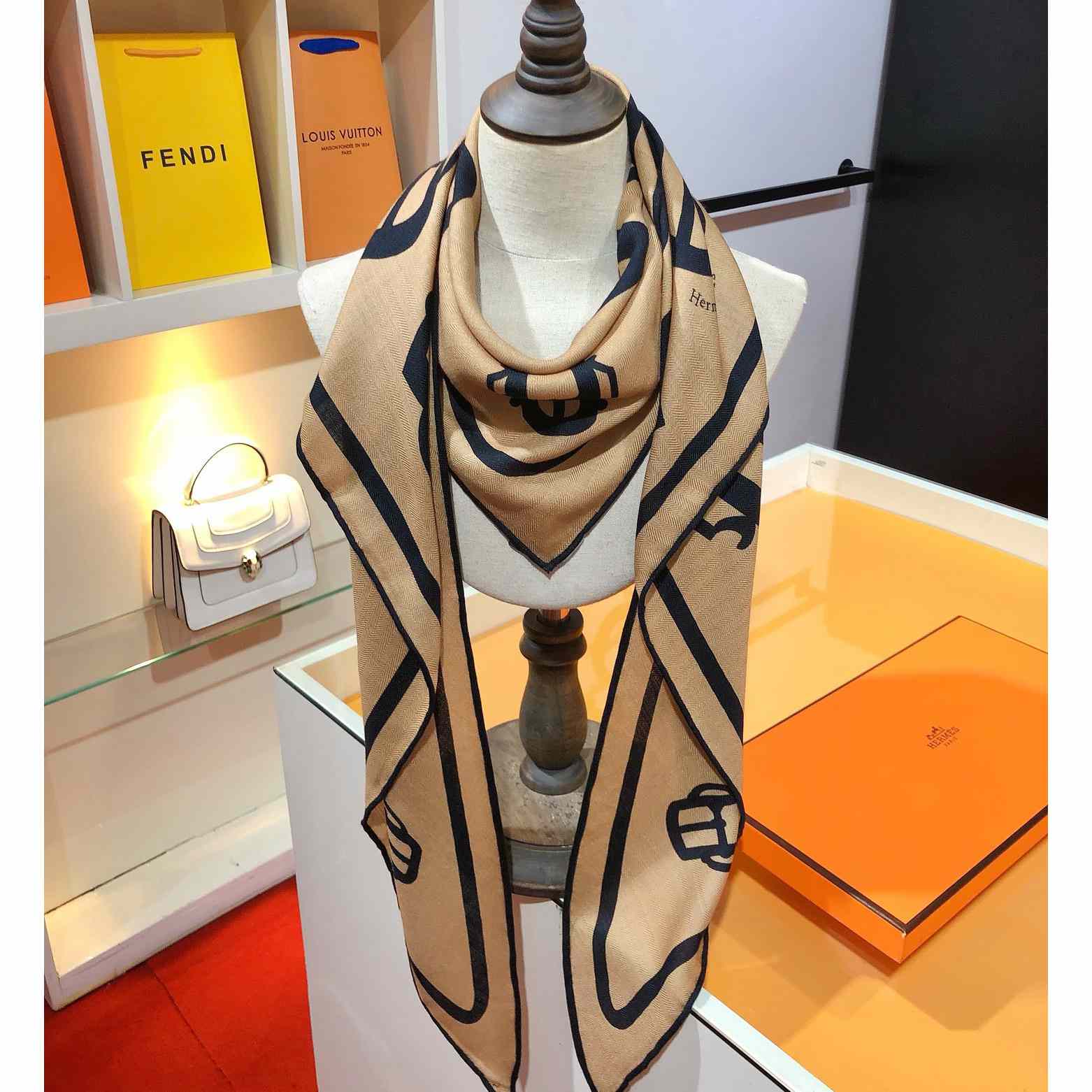 Hermes Bouclerie Moderne En Casaques Giant Triangle - PerfectKickZ