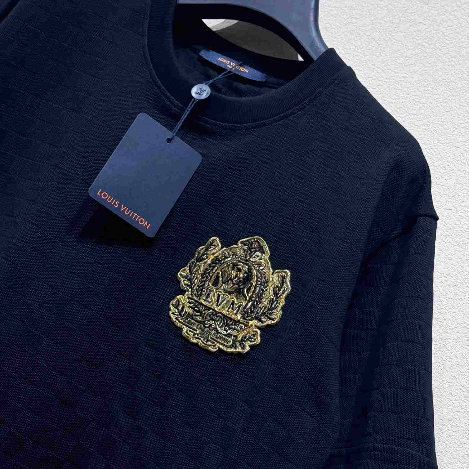 Louis Vuitton Signature Patch Cotton T-Shirt   1AGJZH - PerfectKickZ