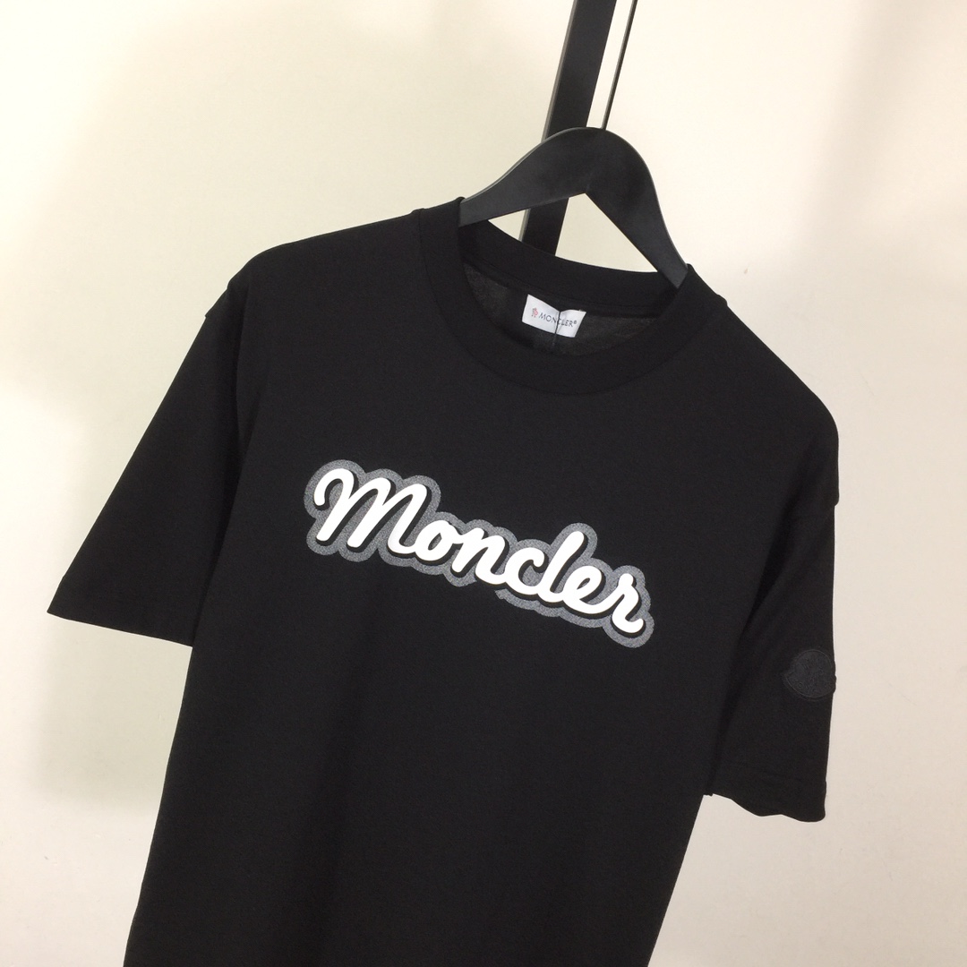 Moncler Logo T-Shirt - PerfectKickZ