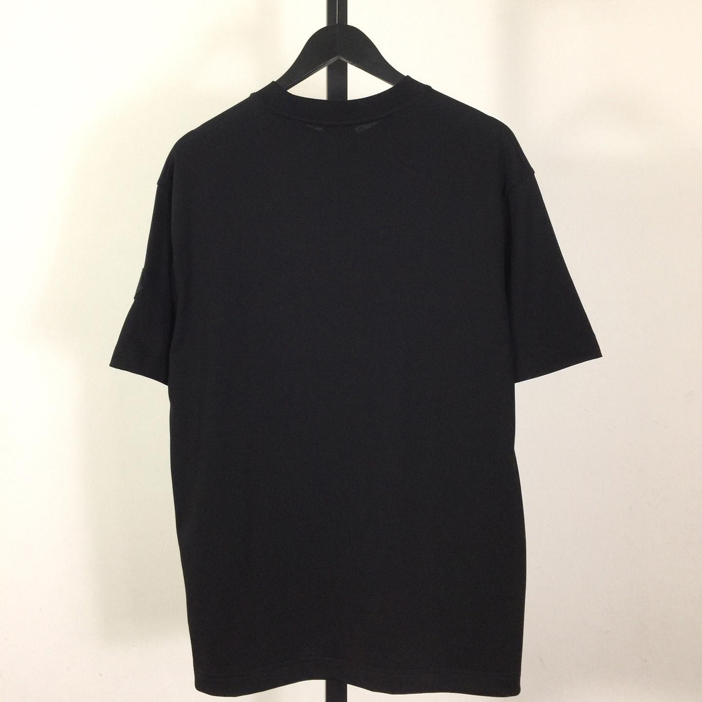 Moncler Logo T-Shirt - PerfectKickZ