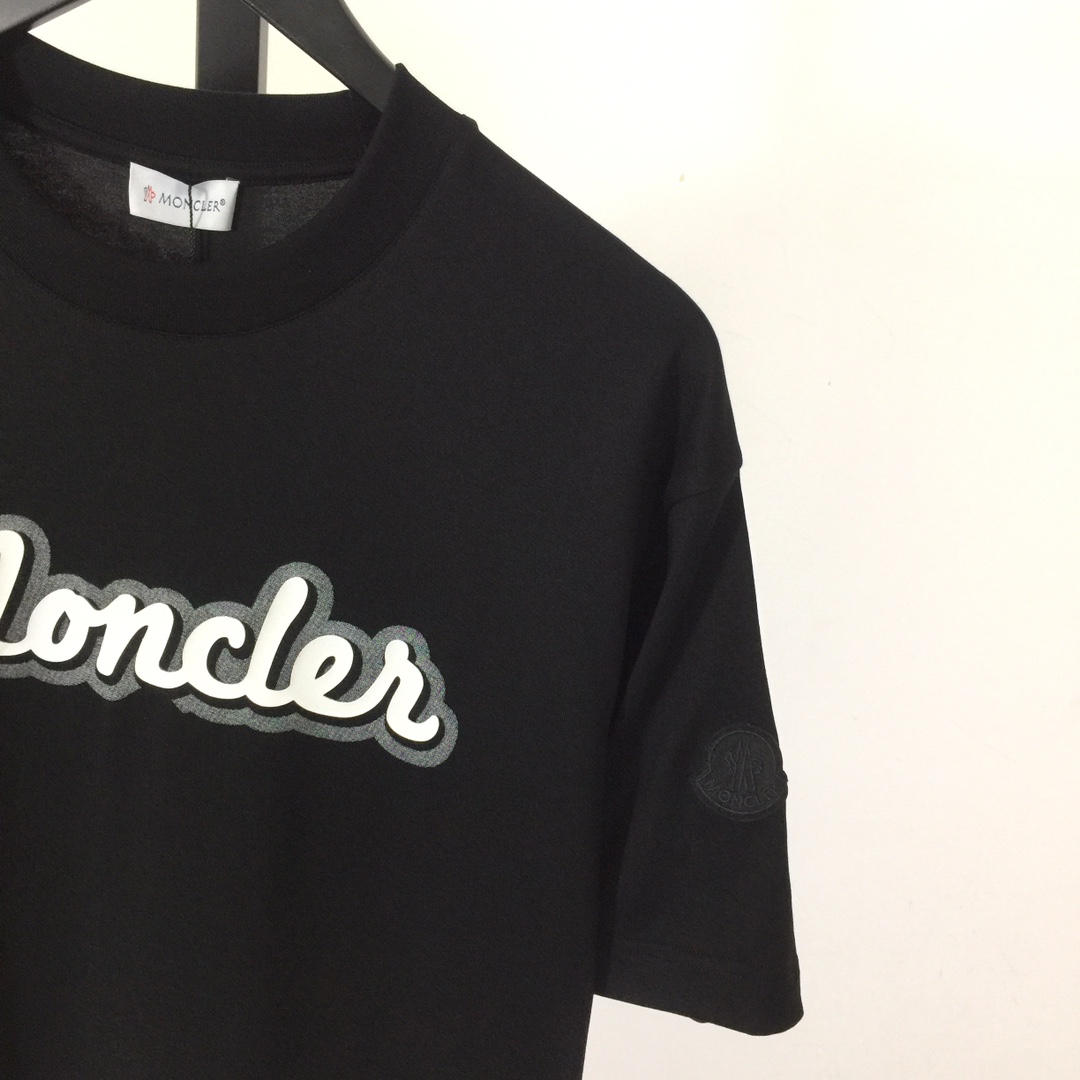 Moncler Logo T-Shirt - PerfectKickZ