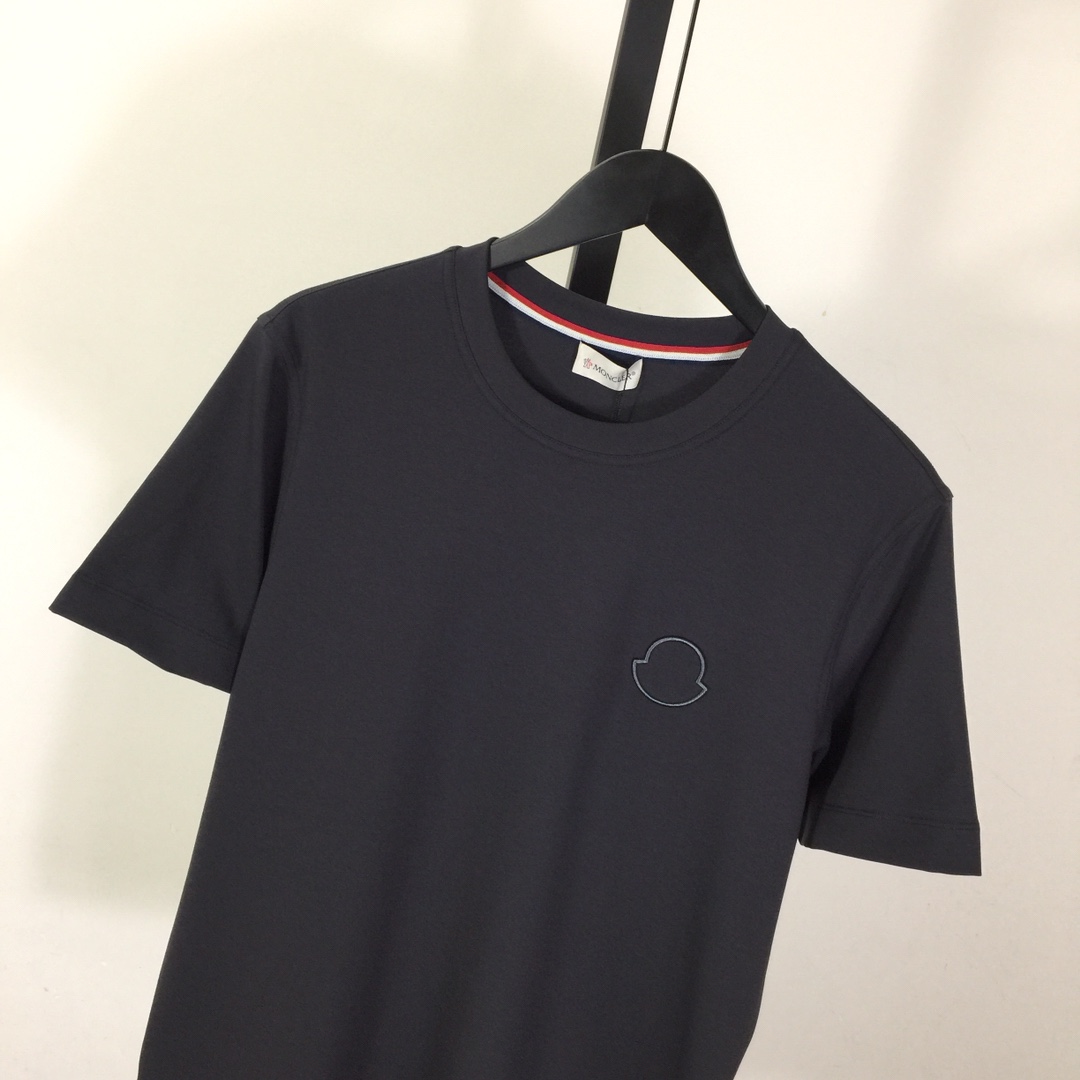 Moncler Logo T-Shirt - PerfectKickZ