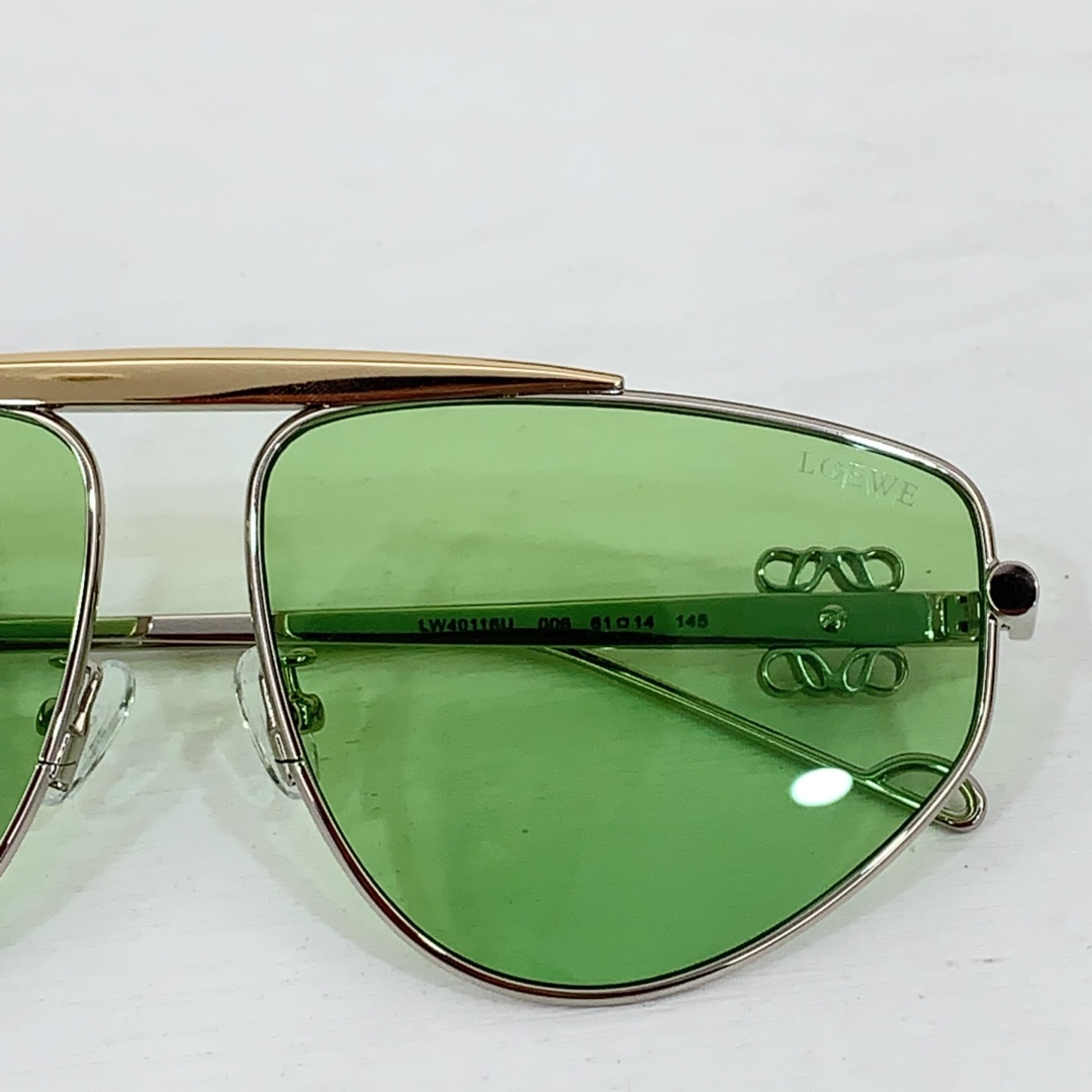 Loewe LW40116U Sunglasses  - PerfectKickZ