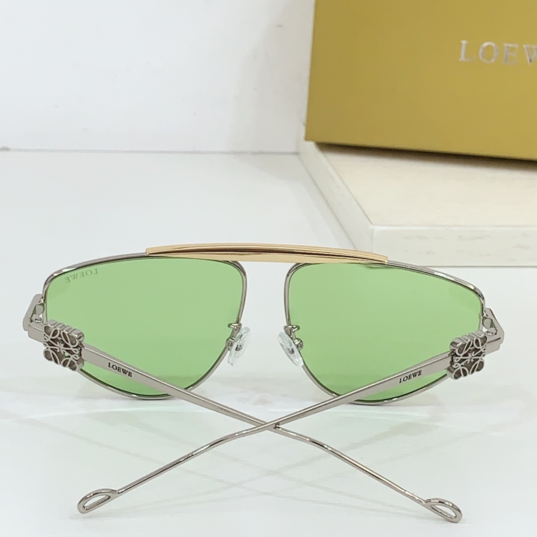 Loewe LW40116U Sunglasses  - PerfectKickZ