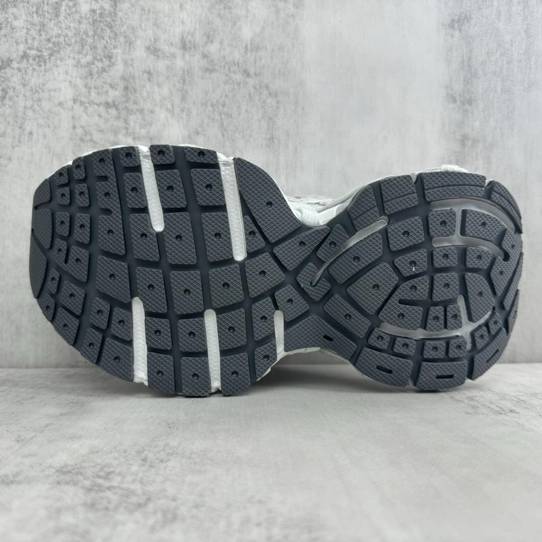 Balenciaga 3XL Extreme Lace Sneaker In White/grey - PerfectKickZ