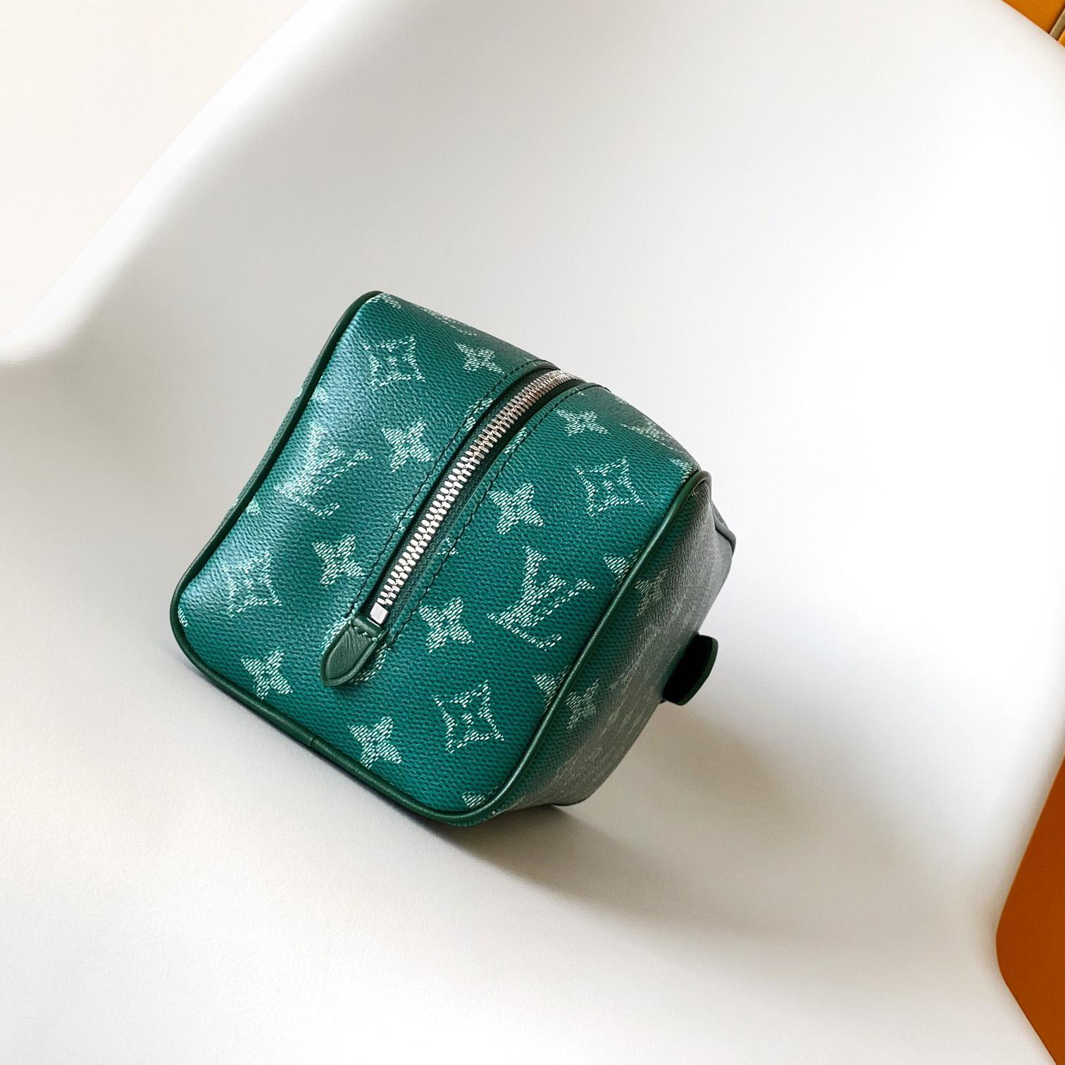 Louis Vuitton Locker Dopp Kit    M12688 - PerfectKickZ