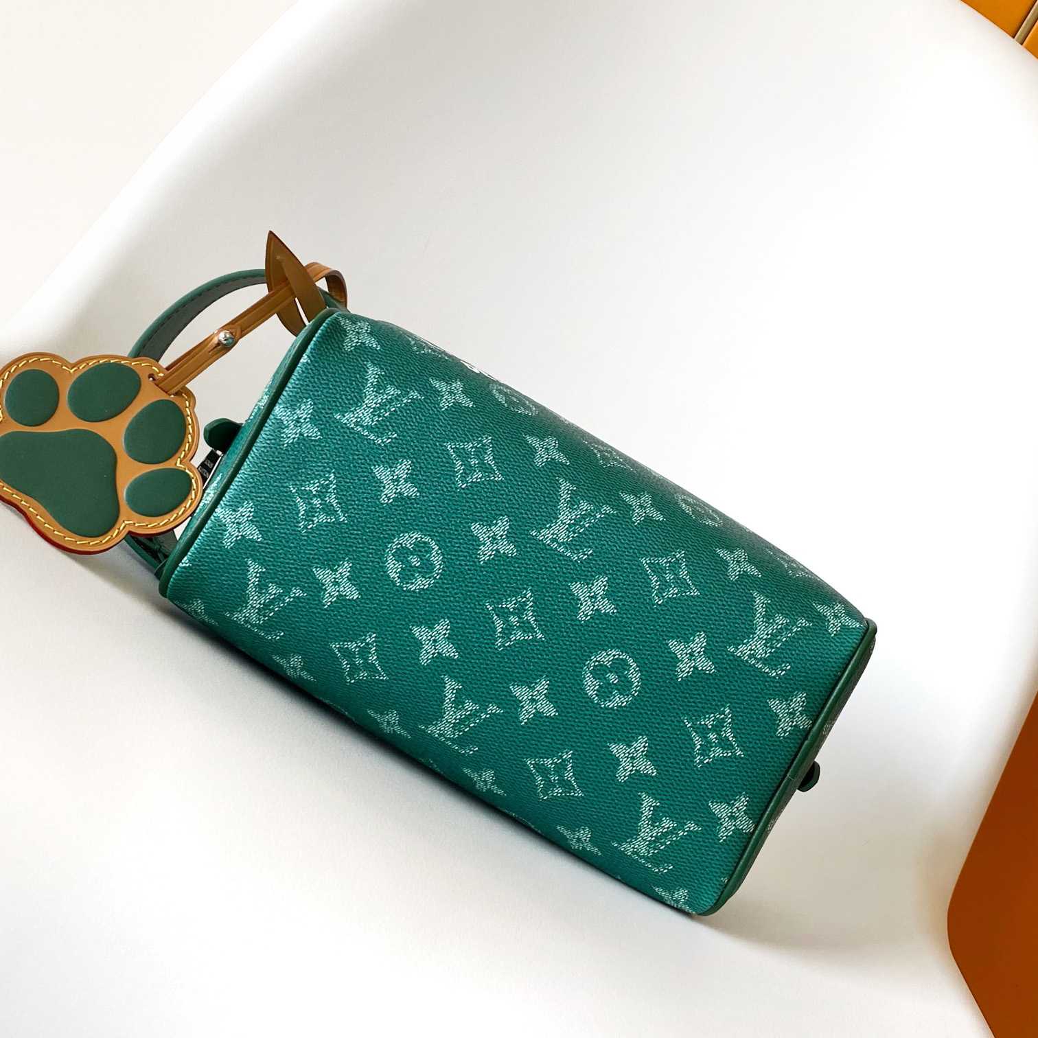 Louis Vuitton Locker Dopp Kit    M12688 - PerfectKickZ