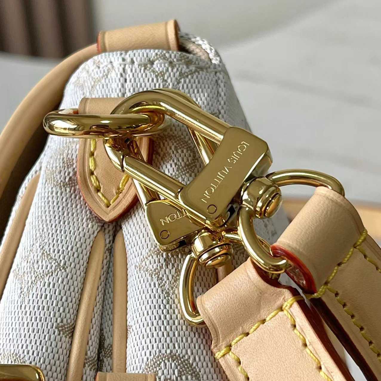 Louis Vuitton Saumur BB     M12327 - PerfectKickZ
