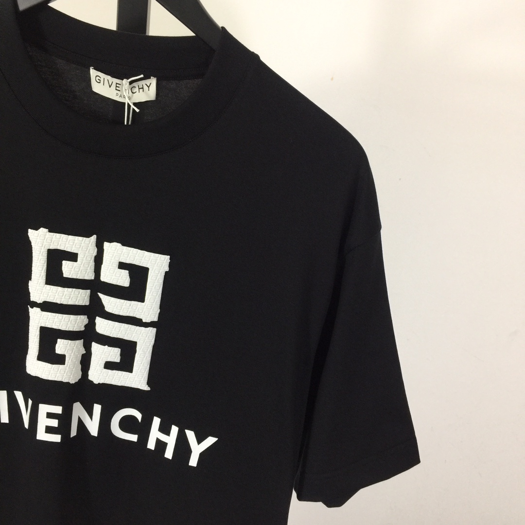Givenchy Short-sleeved T-shirt In Cotton - PerfectKickZ