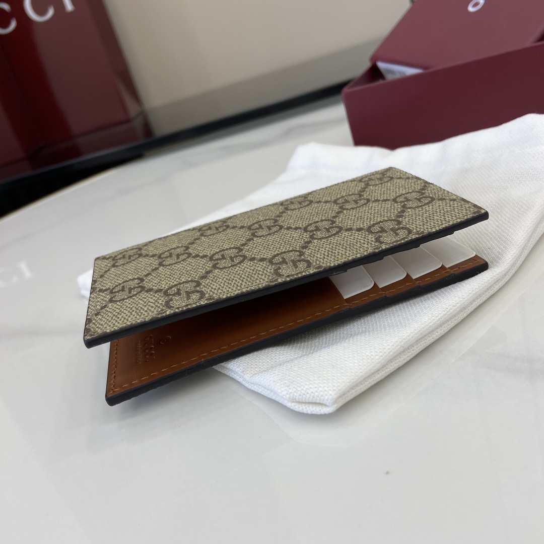 Gucci GG Emblem Bi-fold Card Case  - PerfectKickZ