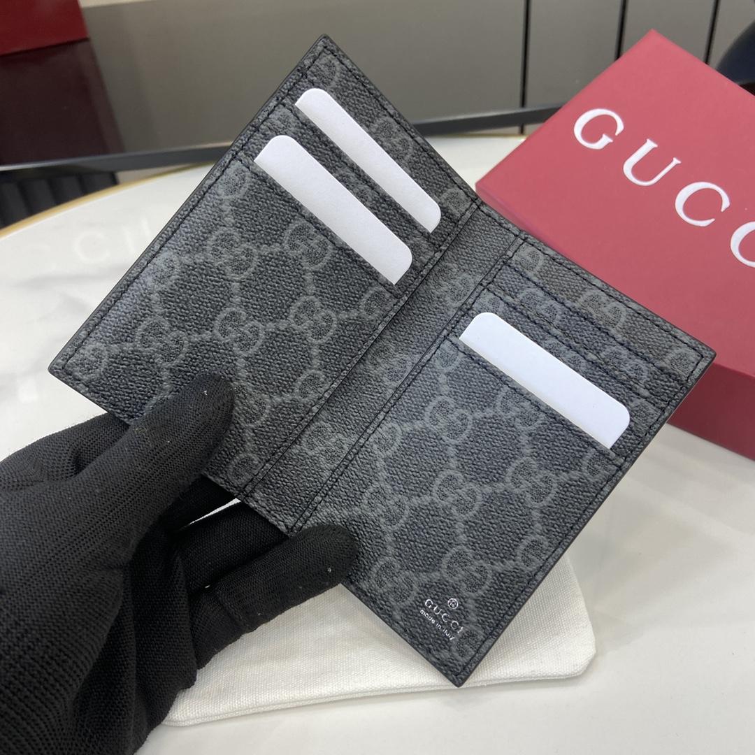 Gucci GG Emblem Bi-fold Embossed Card Case - PerfectKickZ