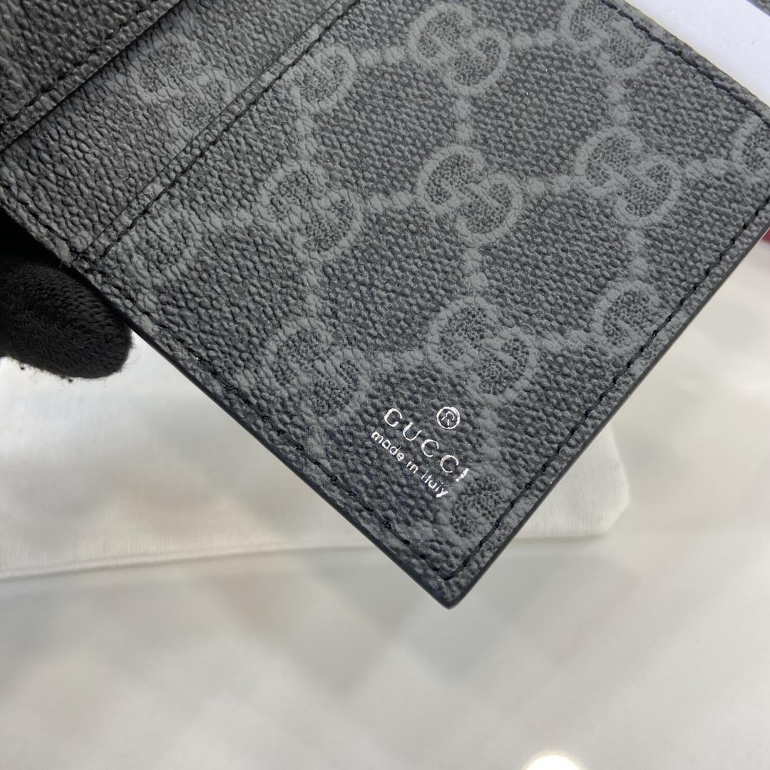 Gucci GG Emblem Bi-fold Embossed Card Case - PerfectKickZ