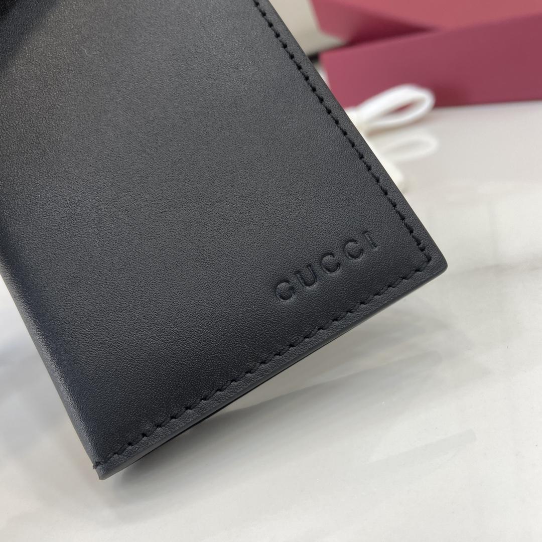 Gucci GG Emblem Bi-fold Embossed Card Case - PerfectKickZ