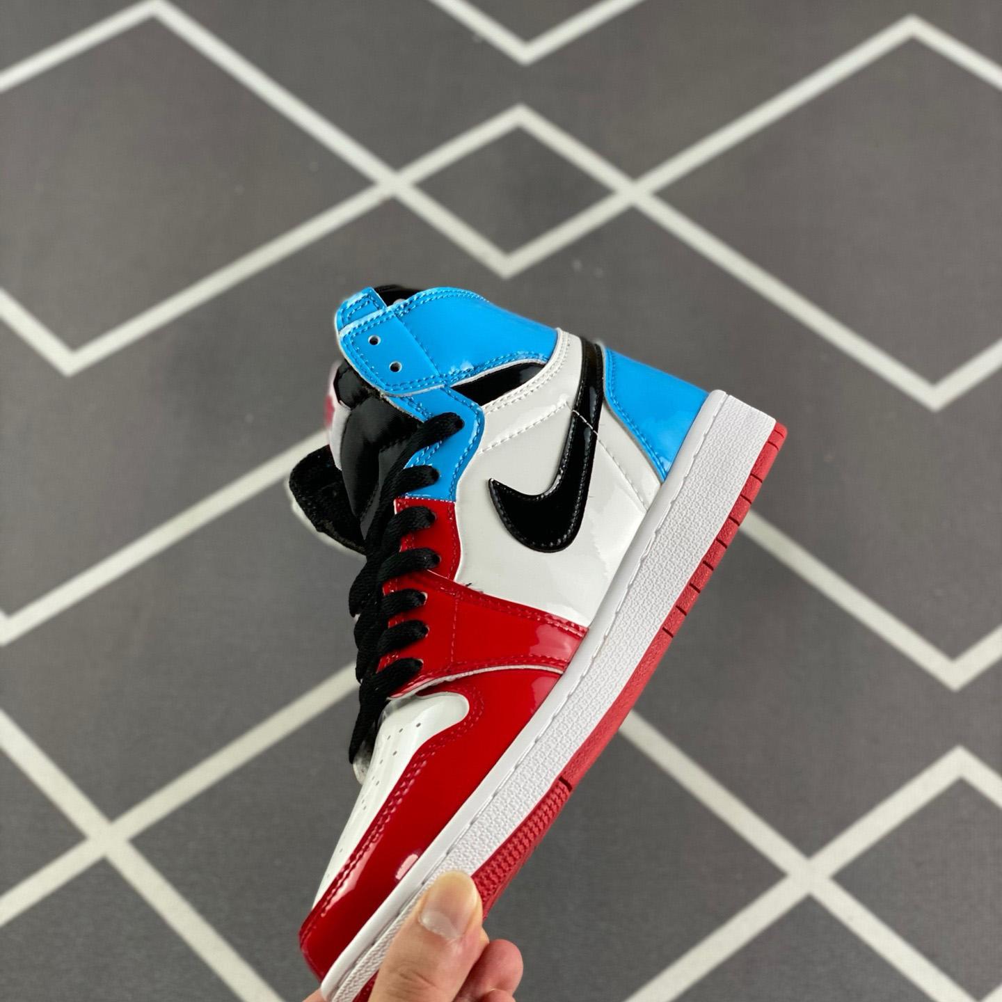 Air Jordan 1 High OG "StageHaze" Sneaker   555088-108  - 