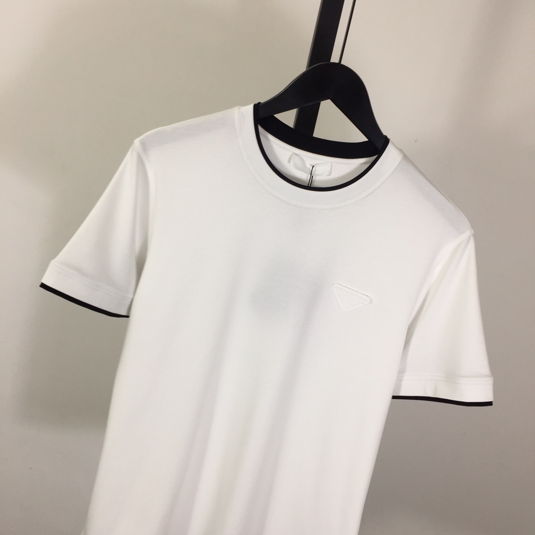 Prada Logo T-Shirt - PerfectKickZ