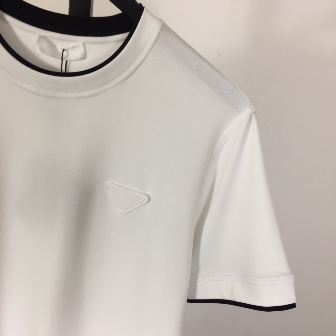 Prada Logo T-Shirt - PerfectKickZ