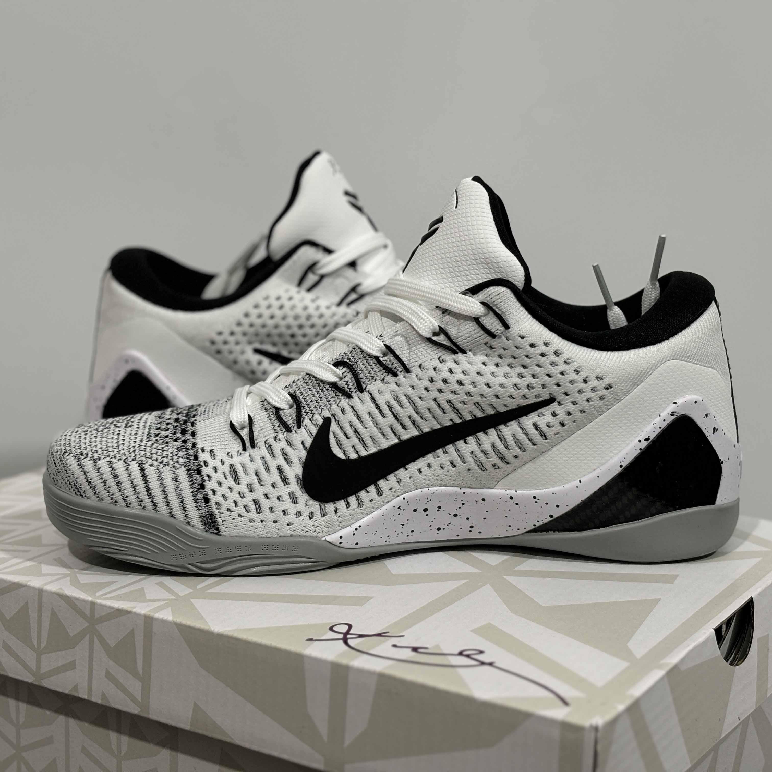 Nike Kobe 9 Elite Low Beethoven Sneakers    639045-101 - PerfectKickZ