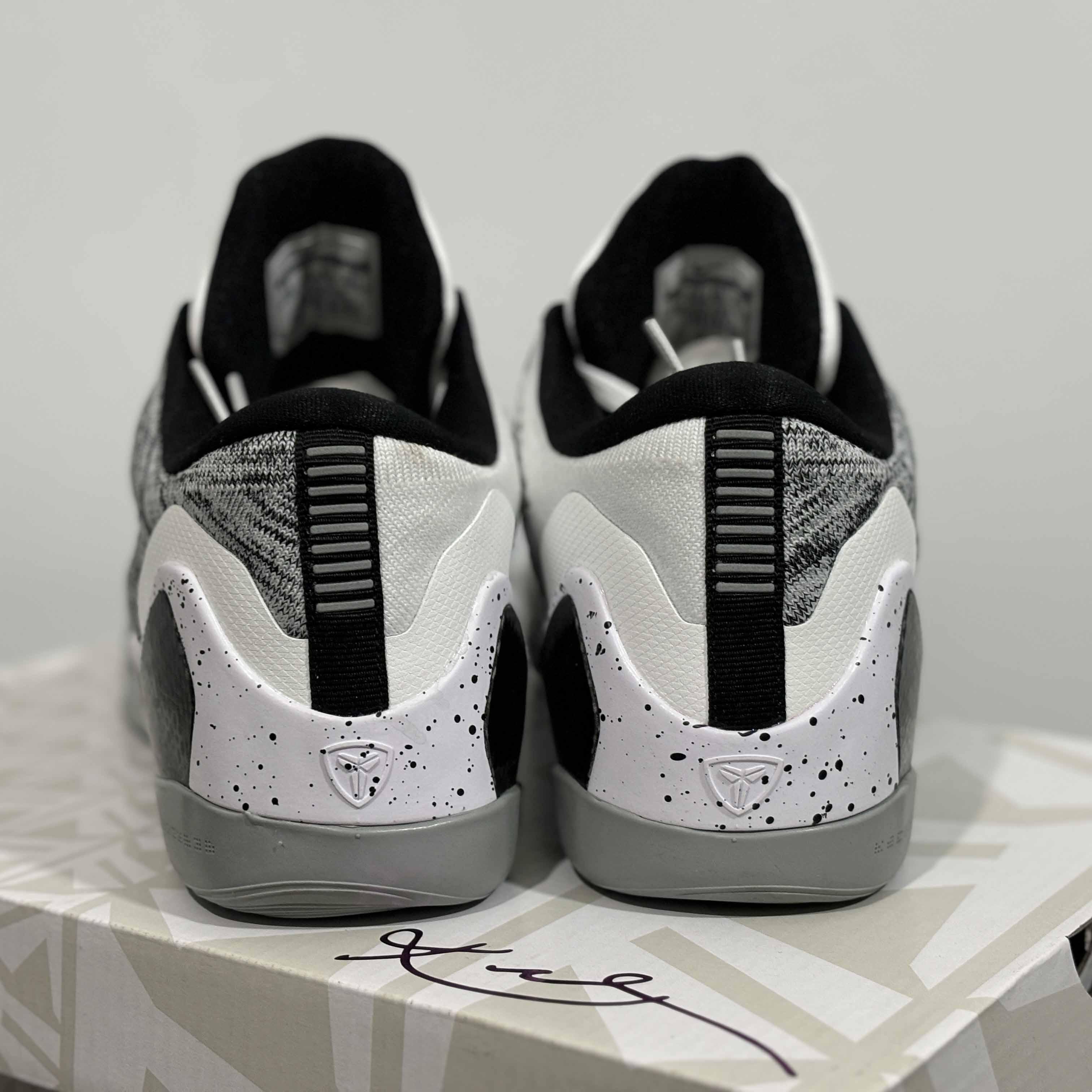 Nike Kobe 9 Elite Low Beethoven Sneakers    639045-101 - PerfectKickZ